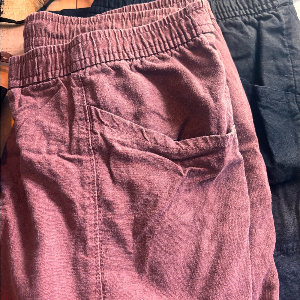 2 pairs of comfy pants Maroon/Mauve color and Black